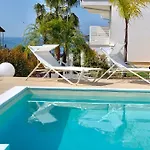 Nocleg ze śniadaniem Centurio Luxury Santa Domenica (Vibo Valentia)